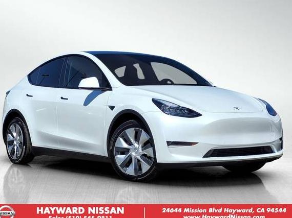 TESLA MODEL Y 2022 7SAYGDEE7NF330420 image